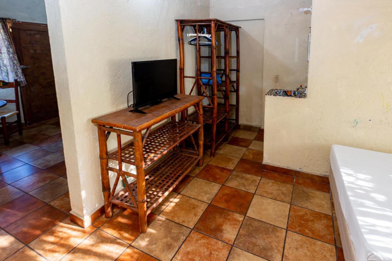 Casa Mexica Bungalows Zihuatanejo Exterior photo